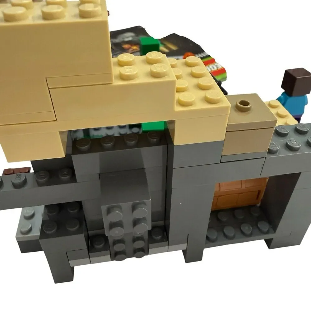 LEGO 21119 MINECRAFT - The Dungeon Minifigs Manual NO BOX - Missing one piece